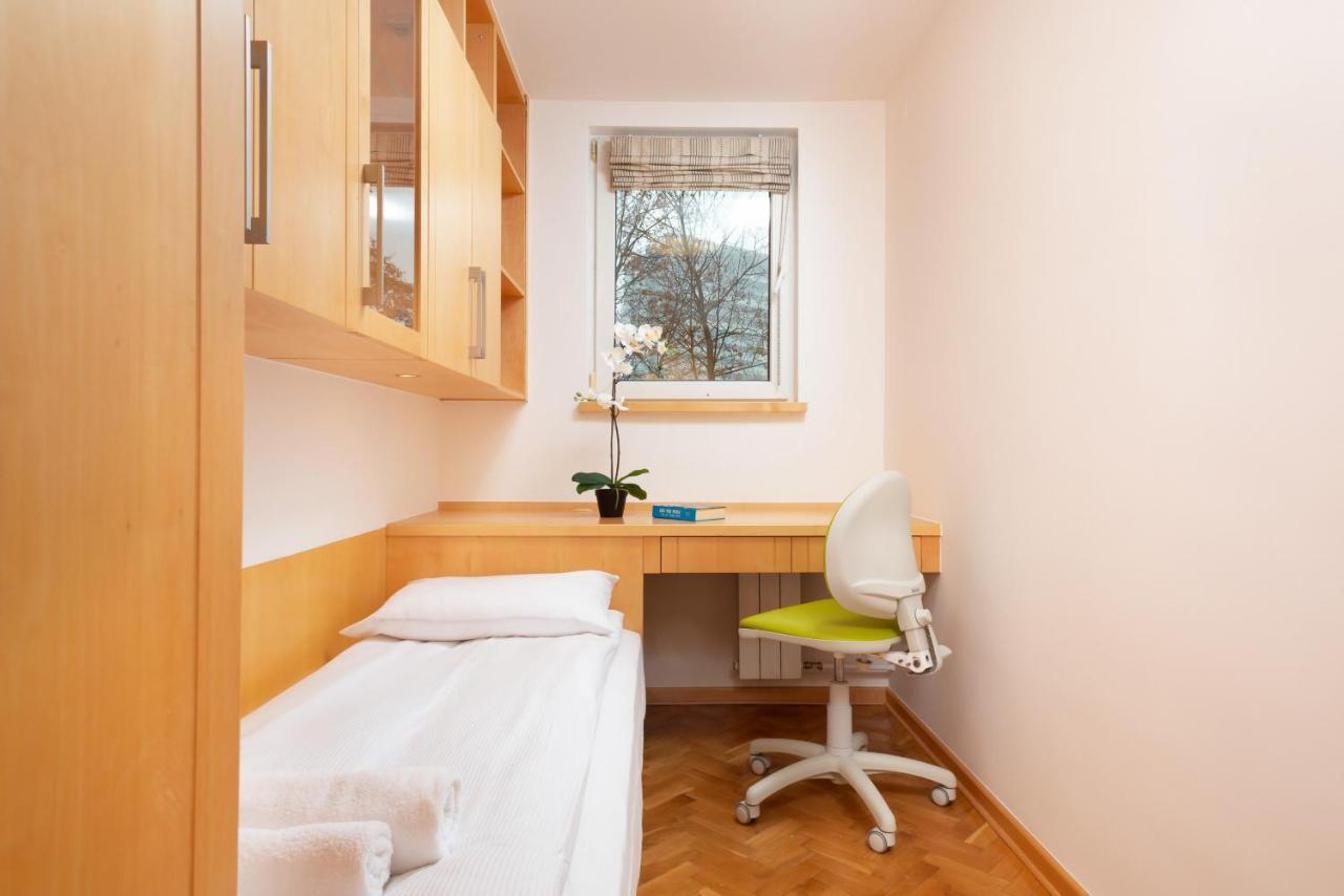 Two-Bedroom Family Apartment Esperanto Next To Klif By Noclegi Renters Warsaw Exterior photo